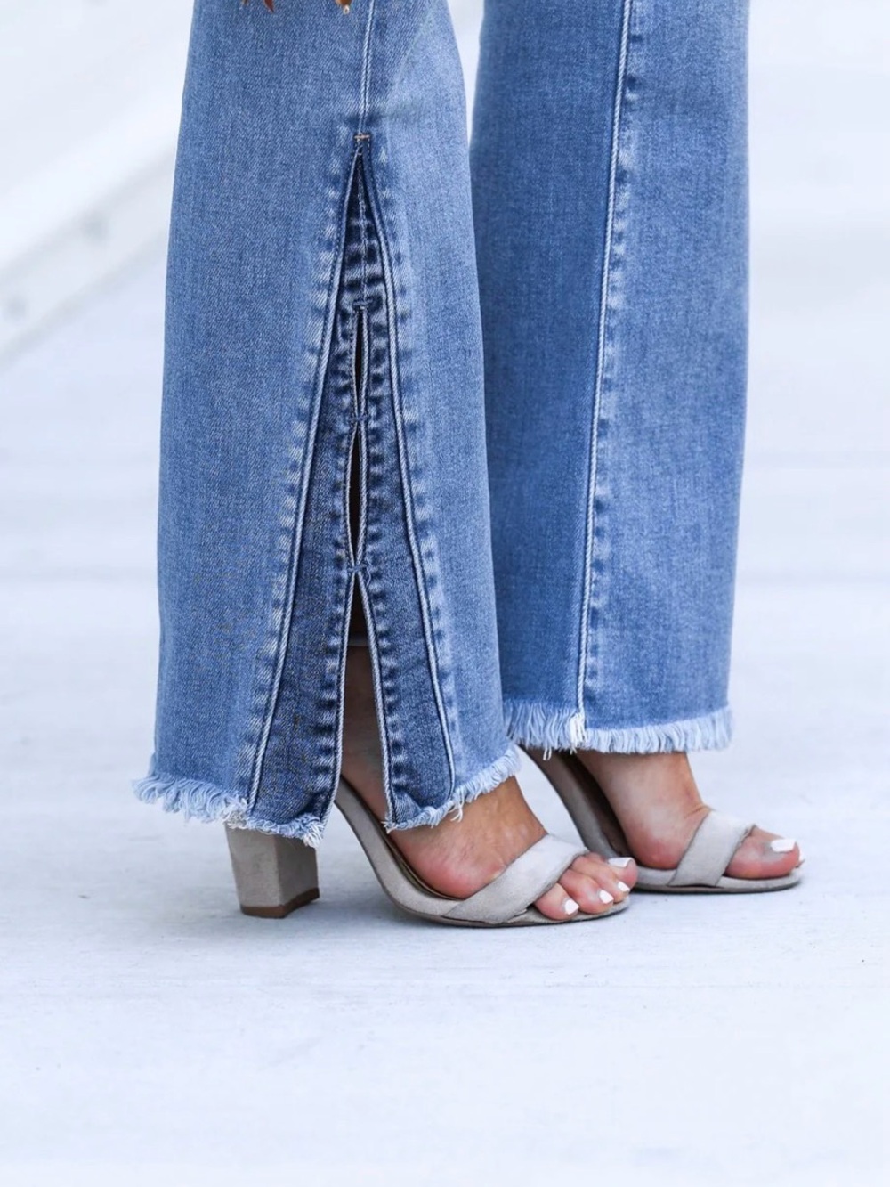 NWT KanCan Mid-Rise Split-Hem Bootcut Jeans